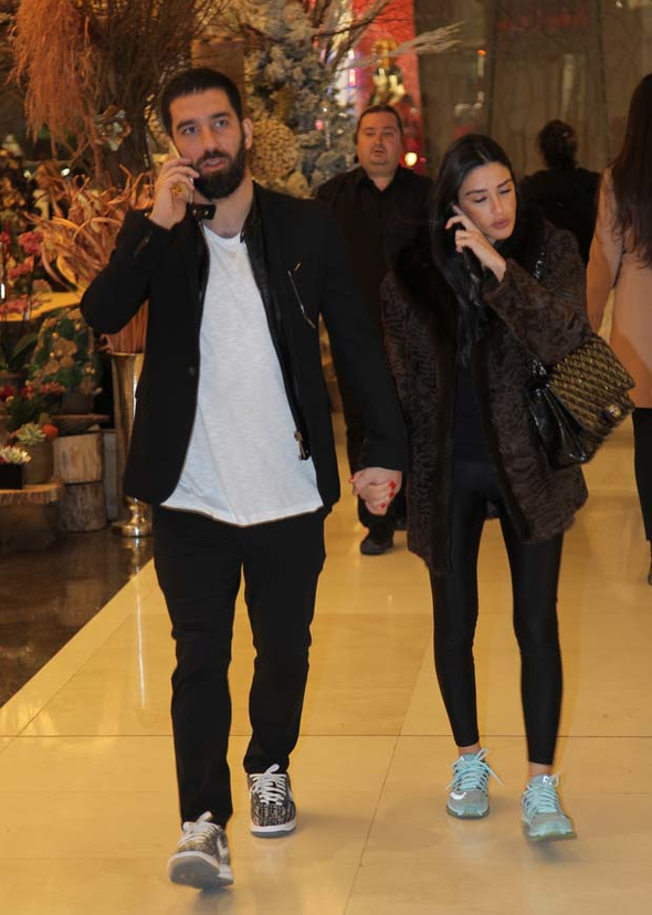 Arda Turan�ın sevgilisi Aslıhan Doğan’dan evlilik şartı Arda Turan�ın sevgilisi Aslıhan Doğan’dan evlilik şartı
