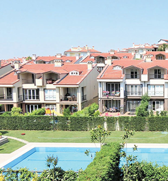 Kıvanç Tatlıtuğ ile Başak Dizer, Göktürk�e taşındılar