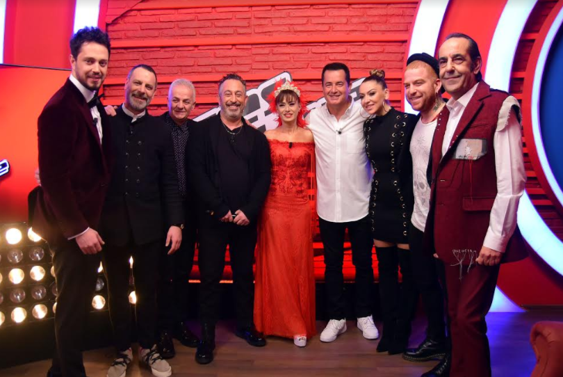 Турецкие передачи. Звезды в турции 2021. Голос турции. Голос турции 2022. Шоу голос турция 2021.