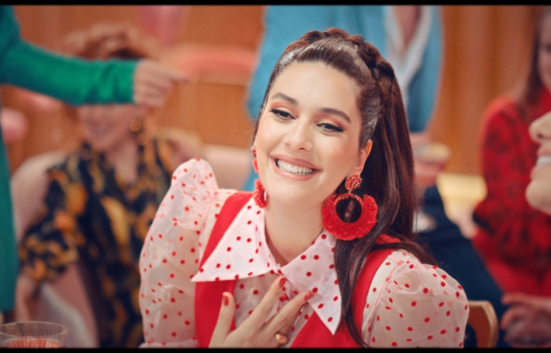 Bergüzar Korel'in doğum öncesi çekilen klibi yayında... 