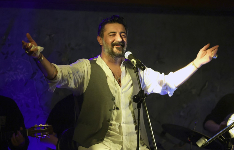 CELİL NALÇAKAN ŞARKILARINI SEVGİLİLER İÇİN SÖYLEDİ