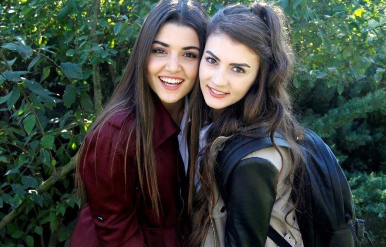 Güneşin Kızları Hande Erçel ve Burcu Özberk buluştu; Birlikte proje mi geliyor?