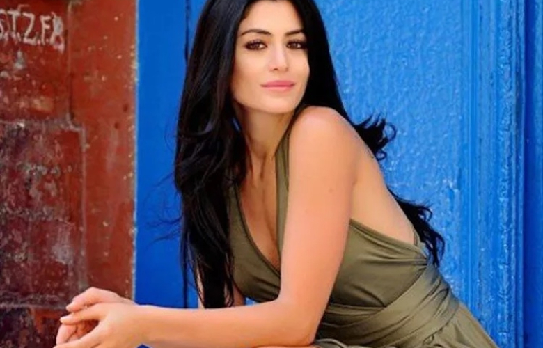 Deniz Çakır aşk tatilinde