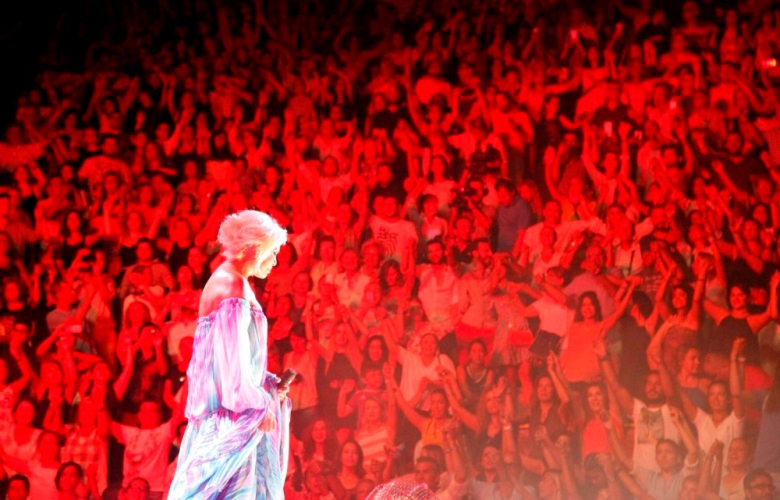 Süperstar'ın hasreti sona erdi! 17 yıl sonra Bodrum'da sahneye çıktı!