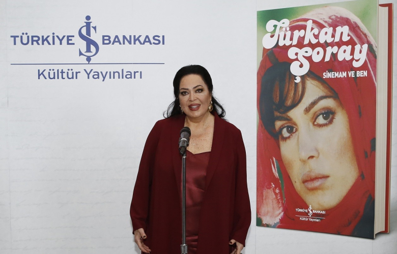Türk Sineması'nın Sultanı Türkan Şoray'ın "Sinemam ve Ben" kitabı, yeniden basıldı.
