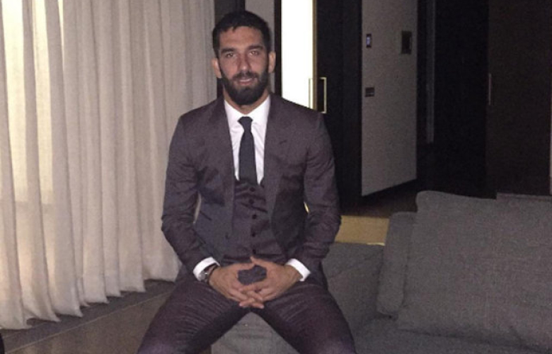 Arda Turan, Aslıhan Doğan'ı takibe aldı