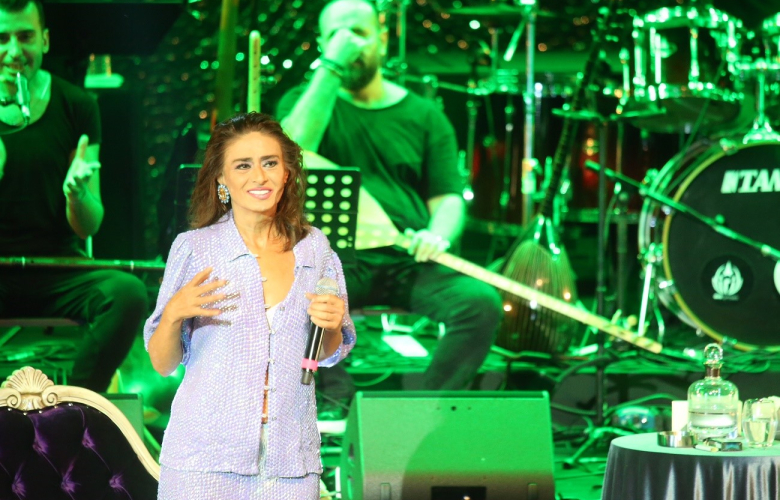 Yıldız Tilbe’yi Harbiye’deki ilk konserinde 5 bin kişi dinledi