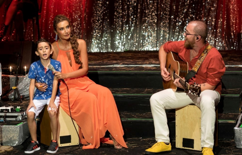 Sıla'nın açıkhava konserleri devam ediyor... Ünlü şarkıcı Ayvalık'taydı... 