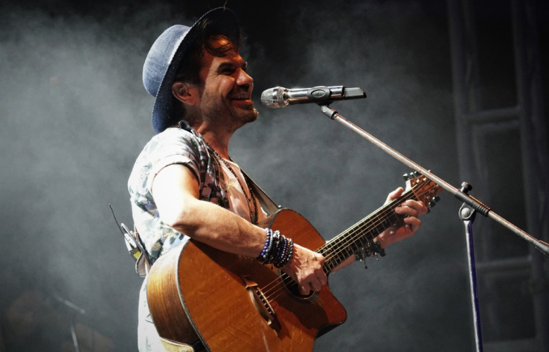 KENAN DOĞULU, BAYRAMDA BALIKESİR’İ DANSA KALDIRDI