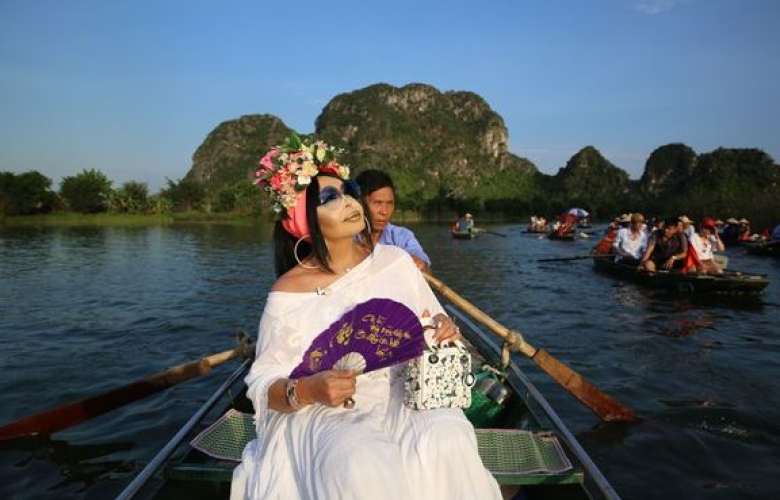 Denize düşen Bülent Ersoy, yönetmeni dövmek için 7 saat bekledi mi?