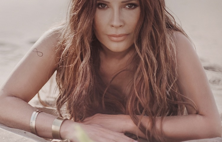 ASYA, YAZI “BİZİM HİKAYEMİZ” İLE SELAMLADI