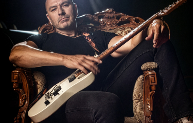 DEMİR DEMİRKAN’DAN YENİ SINGLE “İKİ YÜREK BİR ÖMÜR”