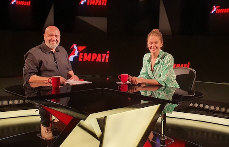 EMPATİ'DE AHMET MÜMTAZ TAYLAN'IN KONUĞU BURCU BİRİCİK "BABAMLA TANIŞMIYORUM"