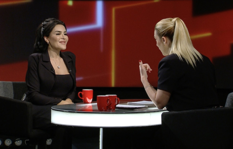 Selin Ciğerci'den 40'a özel şok açıklama :"Asla bir kadınla birlikte olmadım"