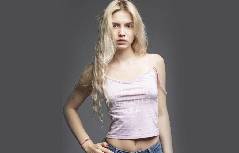 Aleyna Tilki'ye sürpriz doğum günü partisi! 17 oldu...