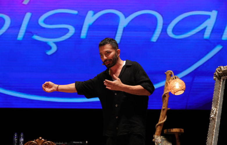 AŞKIM KAPIŞMAK, KURUÇEŞME AÇIKHAVA’DA SEVENLERİNİ AĞIRLADI