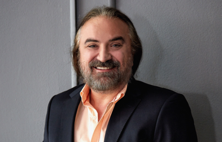 Volkan Konak'tan 30. sanat yılına özel albüm