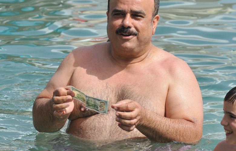 Denizde 100 dolar buldu!