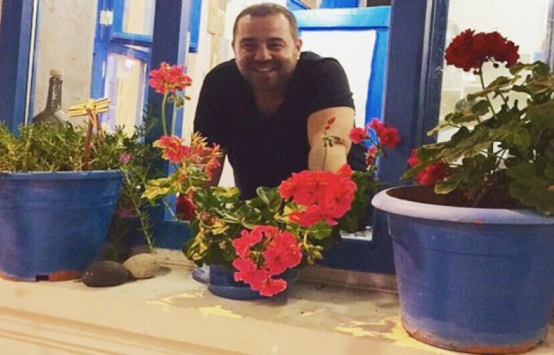 Ata Demirer'i evinden ettiler! Evini satmak zorunda kaldı!