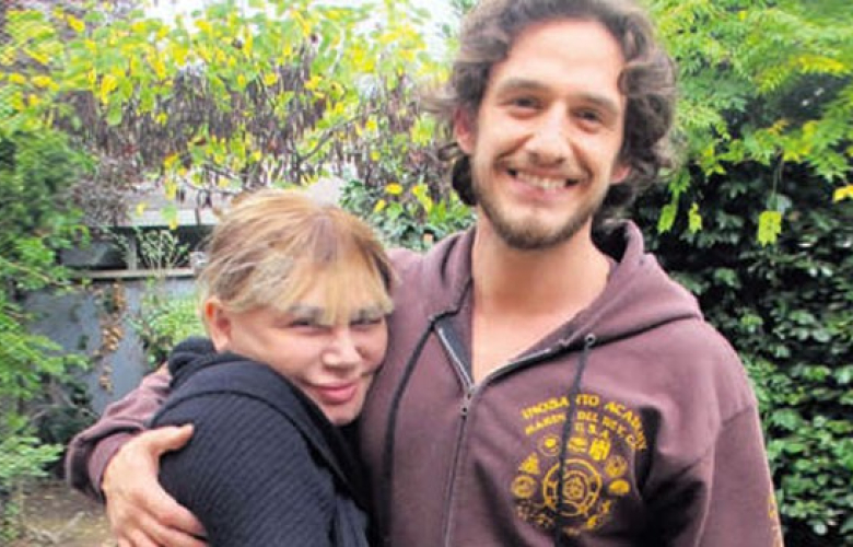 Oğlundan Sezen Aksu'ya şarkı