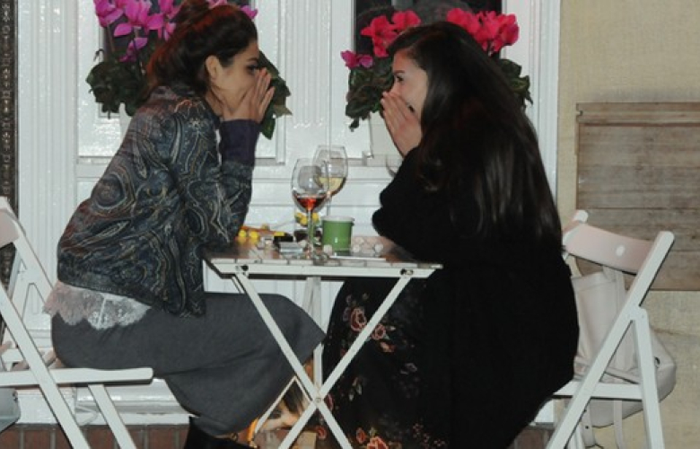 Hande Erçel ve Burcu Özberk hasret giderdi