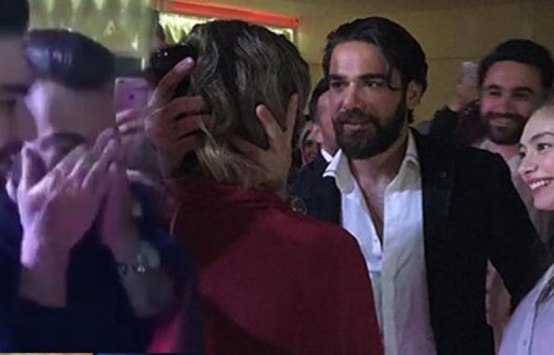 Kadir Doğulu kardeşi Asuman Doğulu'nun kına gecesinde duygusal anlar yaşadı!