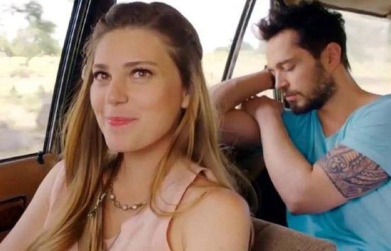 Murat Boz'dan Aslı Enver'e şarkılı mesaj!