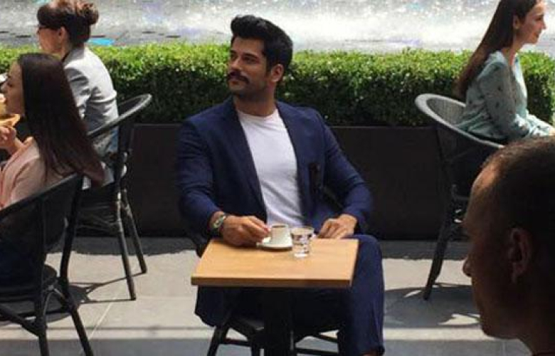 Burak Özçivit'ten 5 milyonluk TL'lik reklam