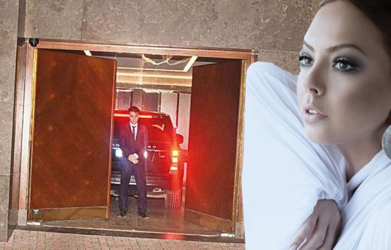 Ebru Gündeş yalıya park etti