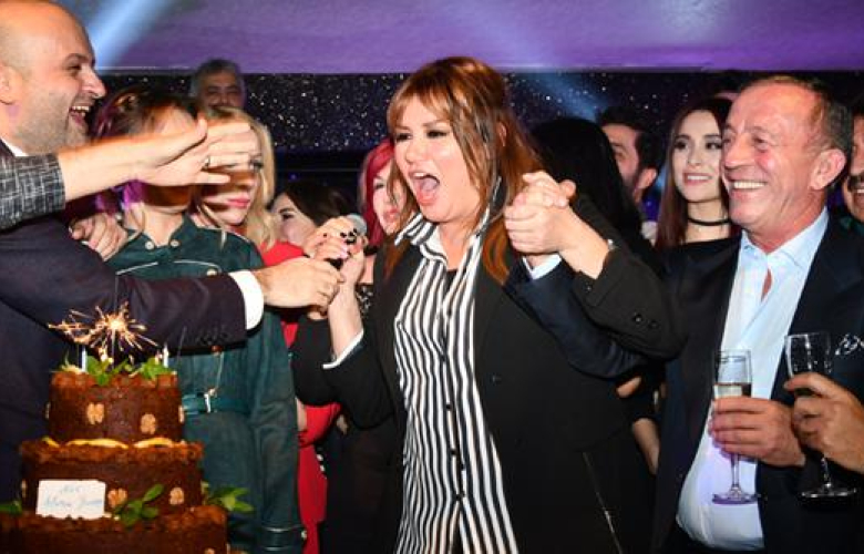 Müzik yapımcısı Polat Yağcı, yeni yaşını ünlü sanatçılarla kutladı