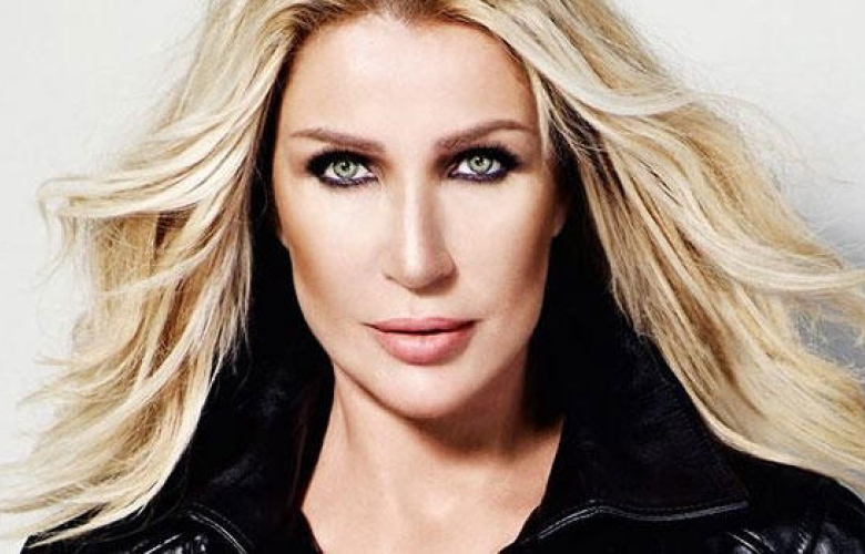 Seda Sayan yine yaşını küçülttü! Yakında ilkokul yaşına inecek.