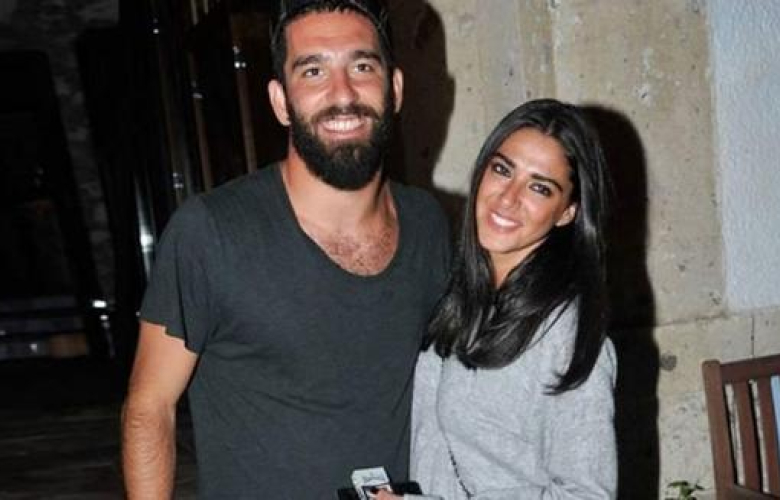 Arda Turan'ın eşi Aslıhan Doğan 3 aylık hamile!