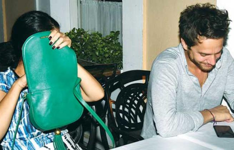 Ünlü oyuncu saklanamadı!