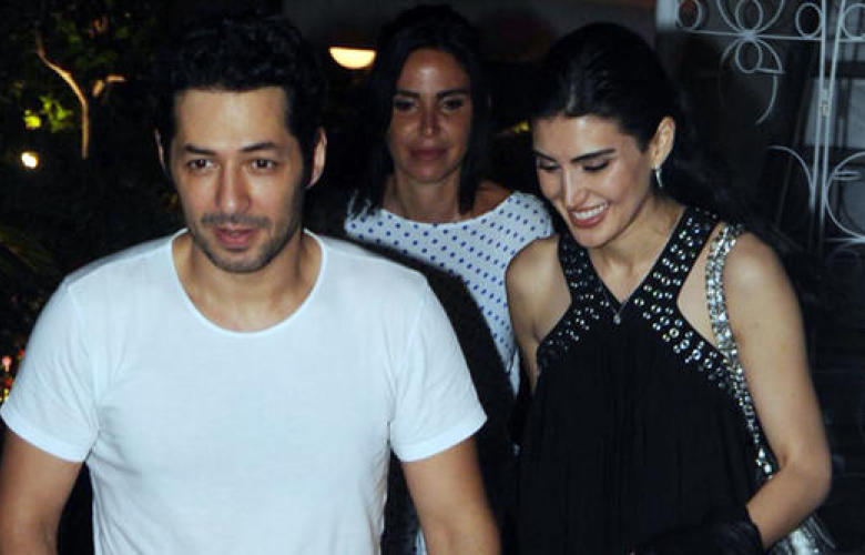 Mert ve İdil Fırat'ın bekarlığa veda partisi serileri... 