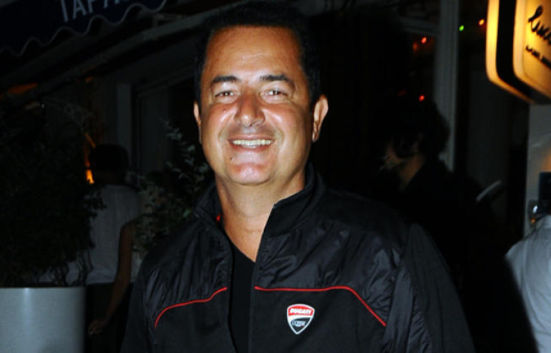 Acun Ilıcalı'dan akşam yürüyüşü