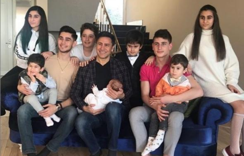 3 kadından 9 çocuk yapan türkücü: "9 çocuğumun aylık masrafı 100 bin TL'den fazla!"