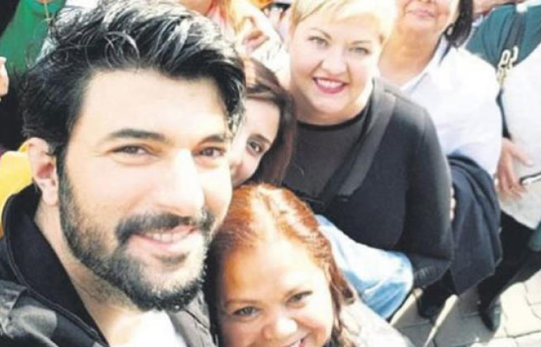 Engin Akyürek'ten alkışlık hareket