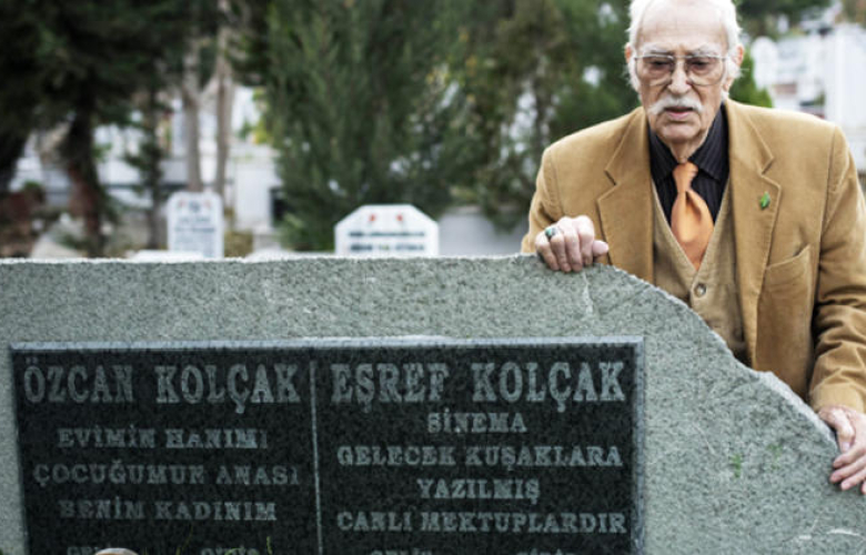 Eşref Kolçak, eşi ve oğlu Harun Kolçak'ın mezarına defnedilecek