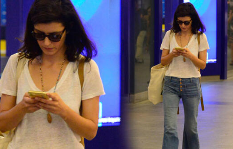 Beren Saat telefonu elinden düşürmedi