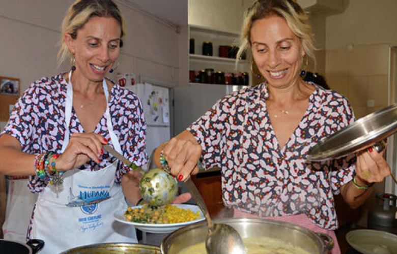 Ünlü şarkıcı Zeynep Casalini mutfakta!