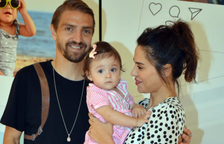 Caner Erkin ile Şükran Ovalı'nın mutlu aile tablosu