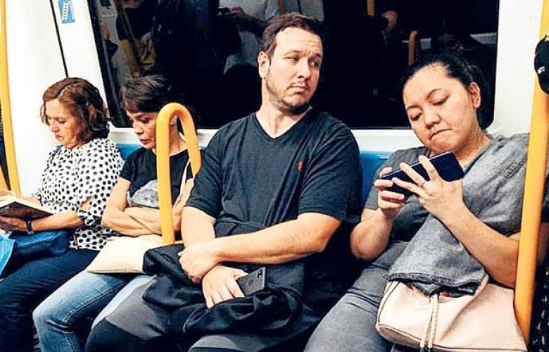 Şahan Gökbakar metroda!
