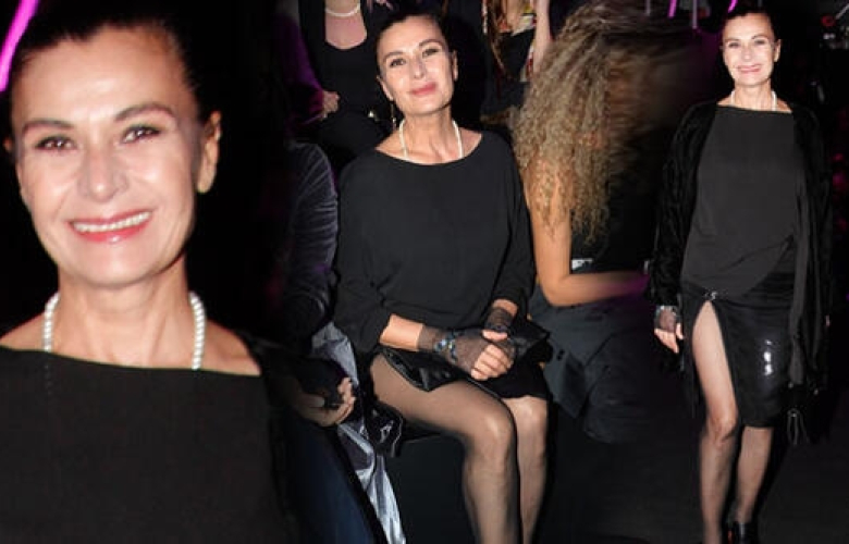 Hatice Aslan'dan derin dekolte