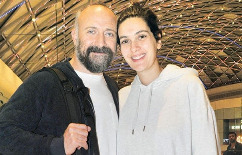 Bergüzar Korel ile Halit Ergenç'in heyecanlı bekleyişi