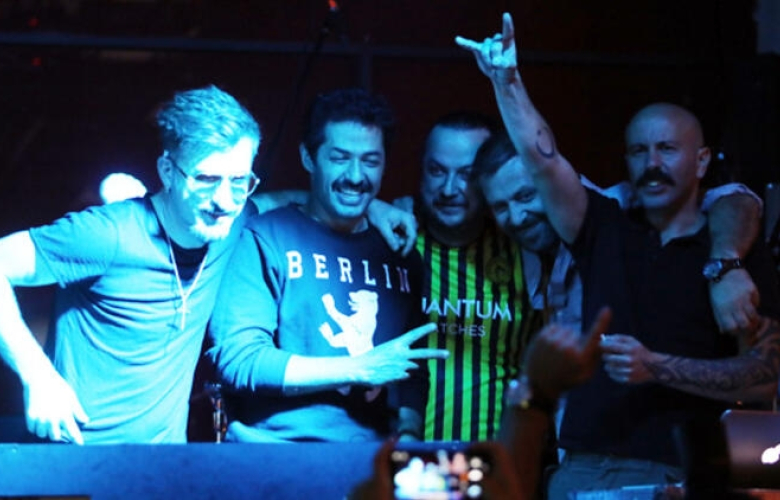 Yardım gecesine ünlü yağdı