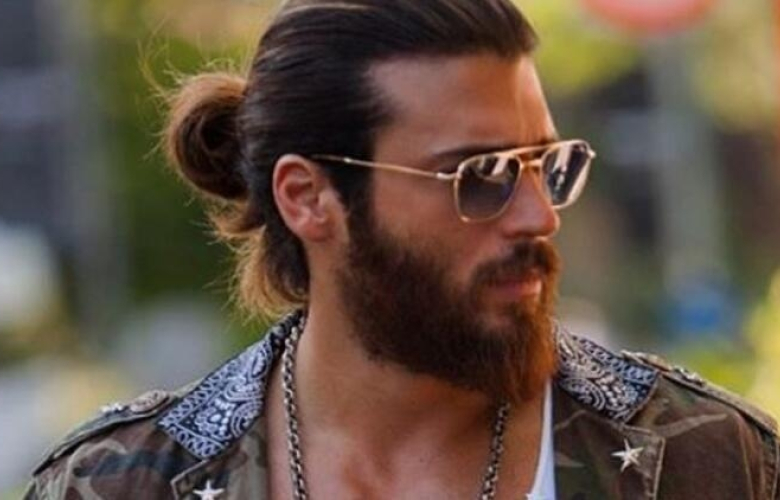 İspanya'da Can Yaman izdihamı! Polis korumasıyla geçti