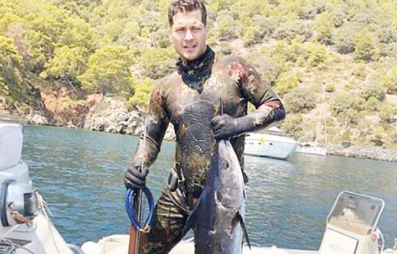 Çağatay Ulusoy teknesini satıyor büyüğünü alacak