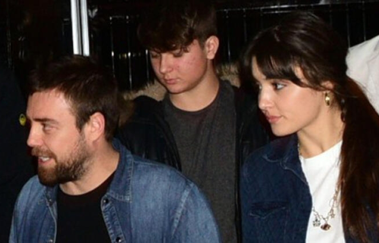 Hande Erçel yeğenini gezdirdi