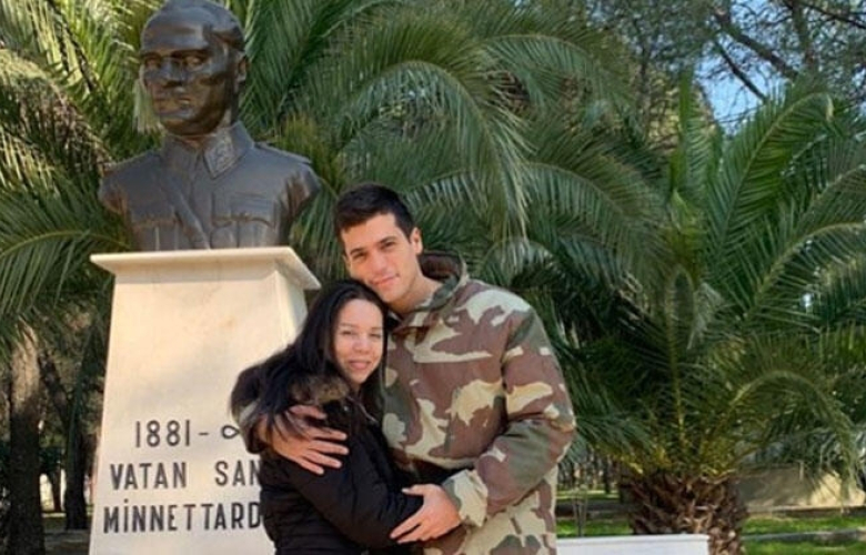 Can Yaman terhis oldu