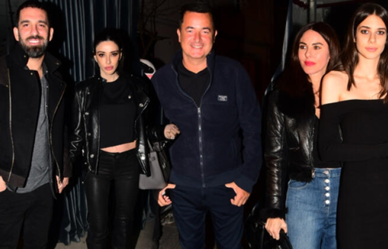 Ünlü isimler mimar Efe Kesgün'ün doğum gününde buluştu 